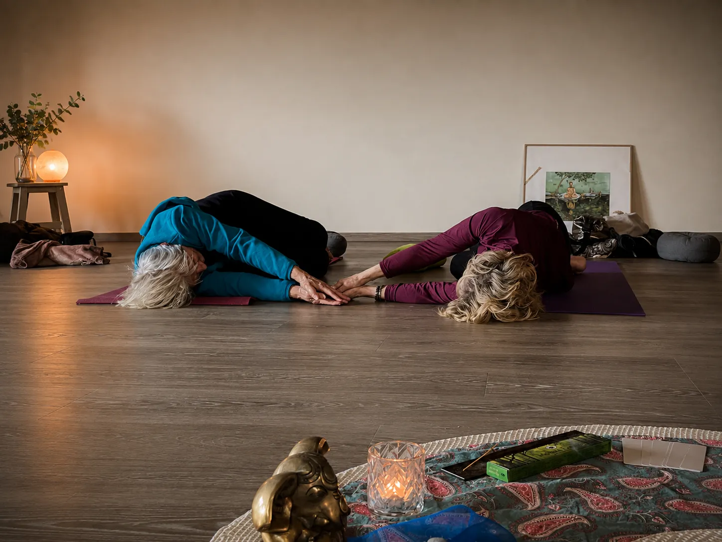 Atmosphère sereine d'une pratique de yoga dans la Vallée Verte